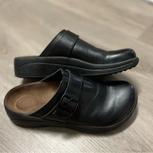 Birkenstock Tatami Black Buckle Clogs Size 6.5/37
